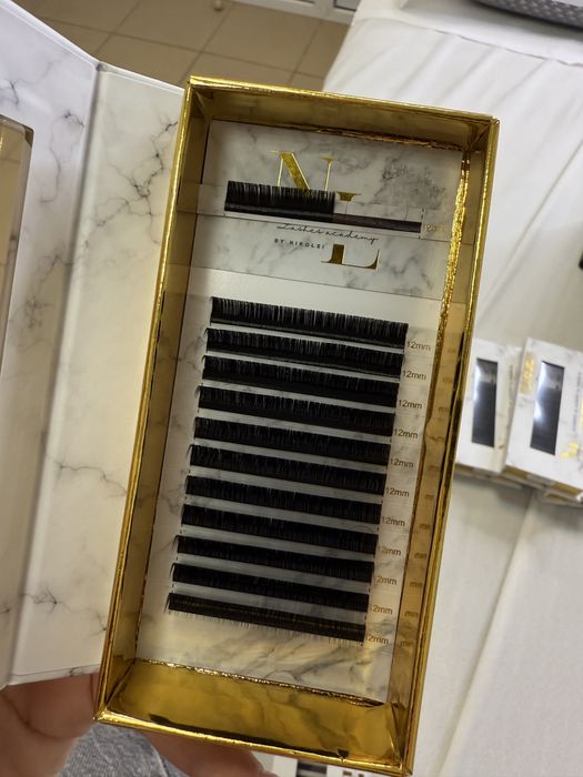 Продавам пинсети и мигли