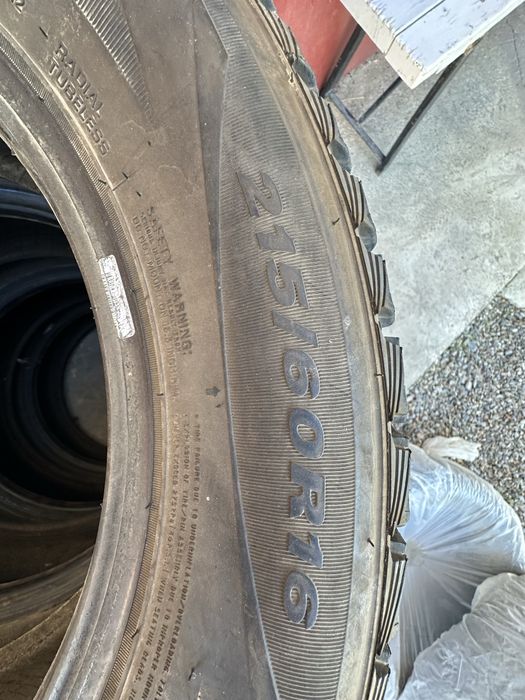 Зимный шины 215/60/16 Roadstone