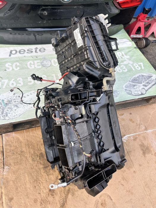 Carcasă aerotermă completă BMW X1 F48 volan stanga 2017