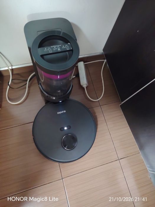 Robot aspirare/spălare Eureka NER  E 10 S