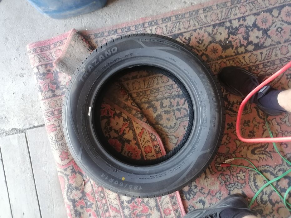 комплект новых шин