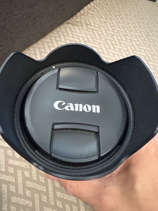 Canon RF 24-105mm f/4L IS USM.