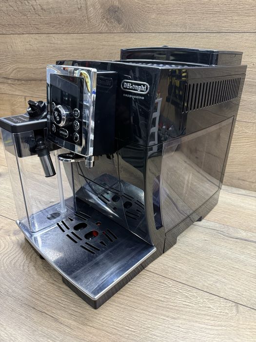 Продавам кафемашина Delonghi cappuccino Type:ECAM23.466.B