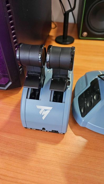 Pachet Joystick Thrustmaster TCA