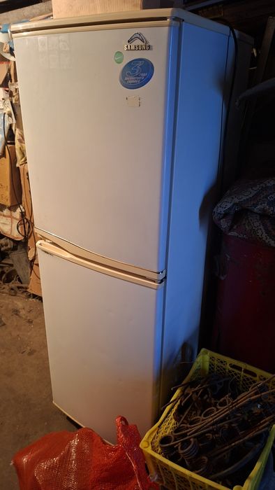 Холодильник  рабочий на запчасти