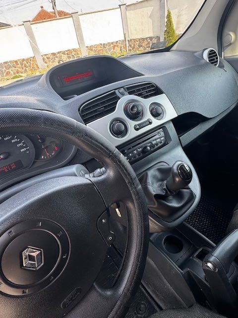 Renault Kangoo - unic proprietar , istoric service