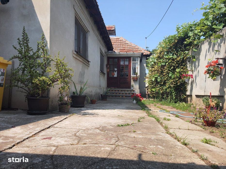 Casă spațioasă și luminoasă  Km 5 – Str. Pandurului | 3 camere  teren