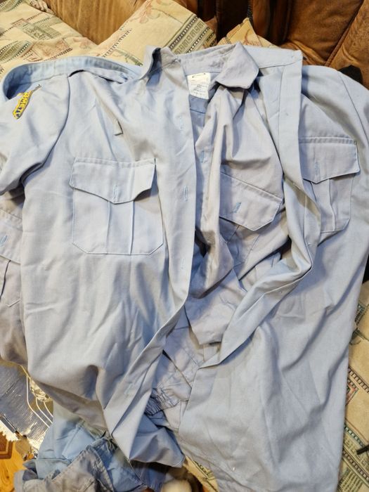 Продам рубашки голубые для рабочих