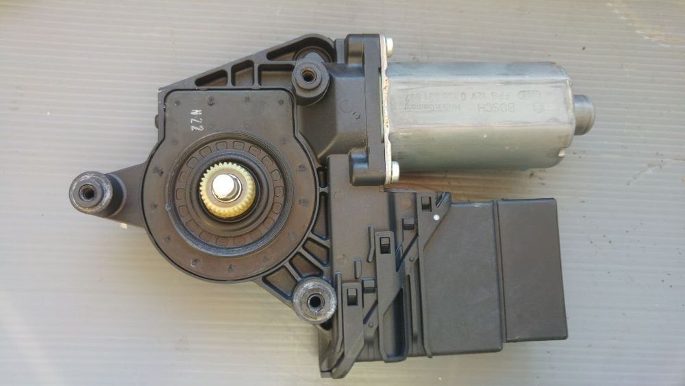 motoras macara stanga spate skoda superb 3u0959811