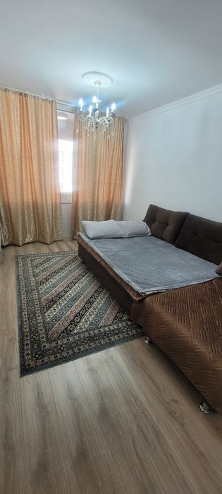 СРОЧНО! Продам темно-коричневый   диван