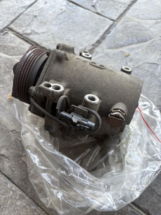 Compresor AC Mitsubishi AKC200A083A