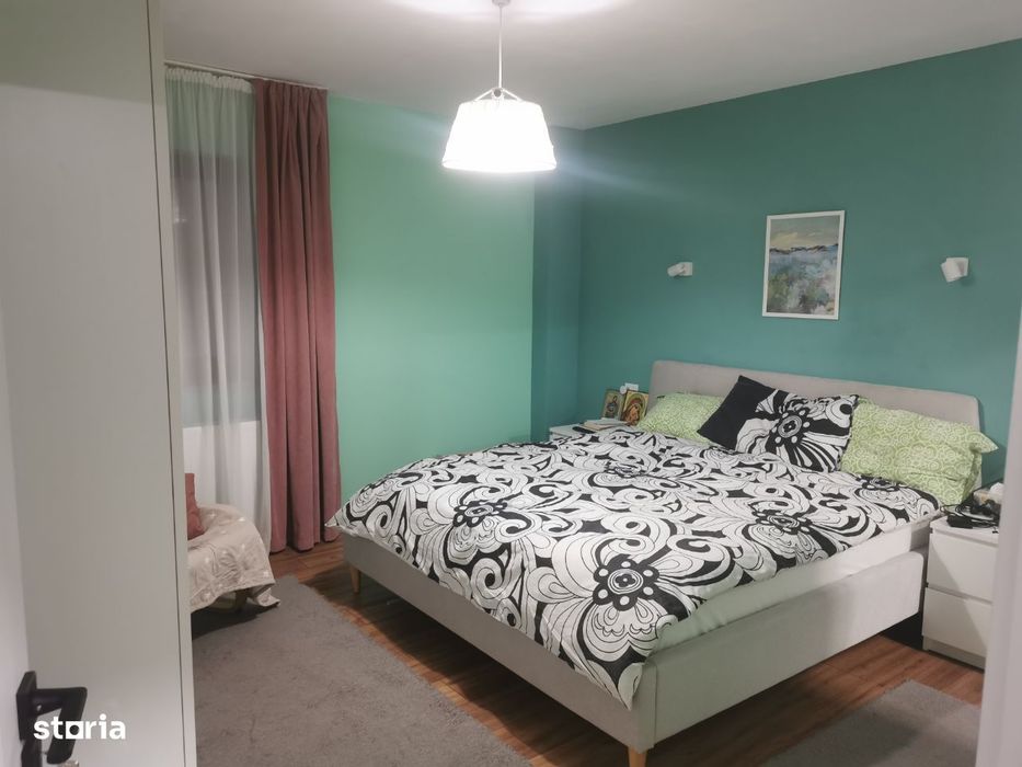 Casa bifamilială (2 intrari individuale) 258mp la 3 minute de Focsani.