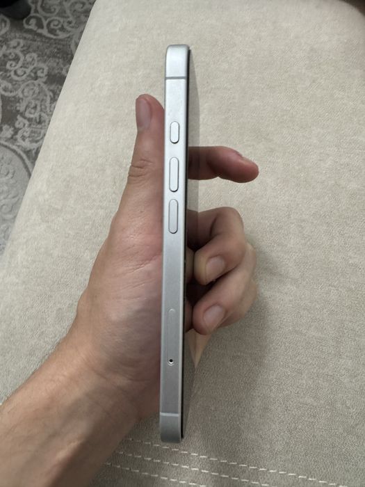 Продаю Iphone 16
