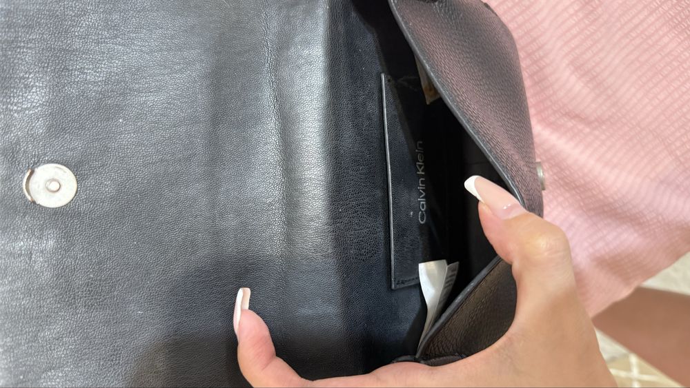Продам оригинальную сумку Calvin Klein.
