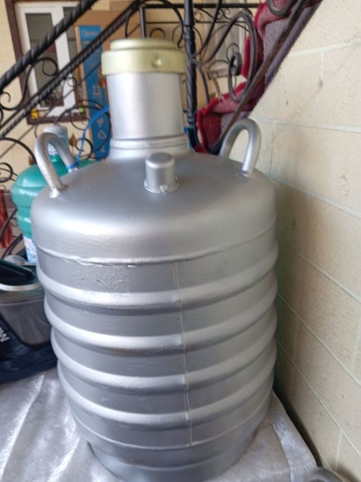 Срочно продам посуду для жидкого азота (дьюар) 24 литровый