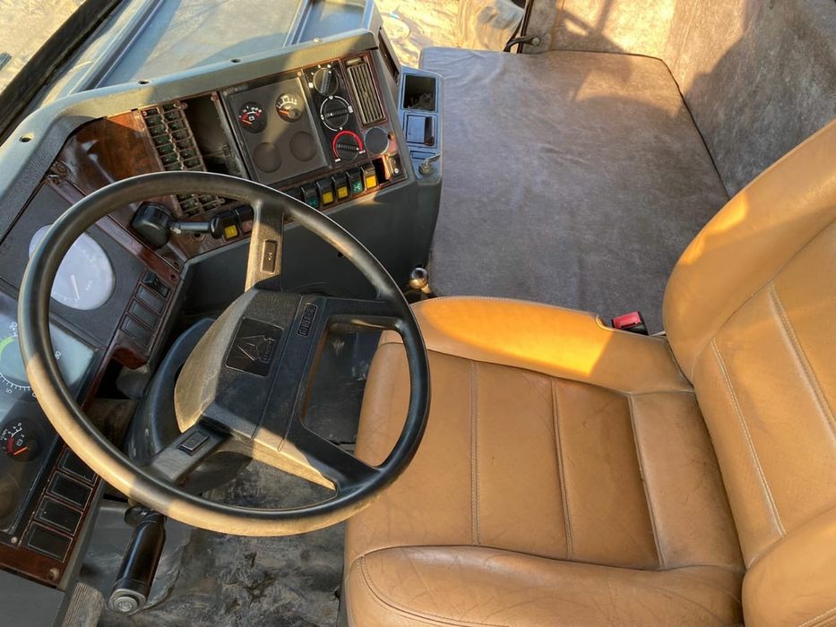 Тягач полноприводный  хово