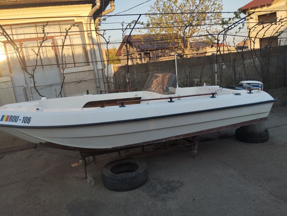 Barca cu motor 15cp