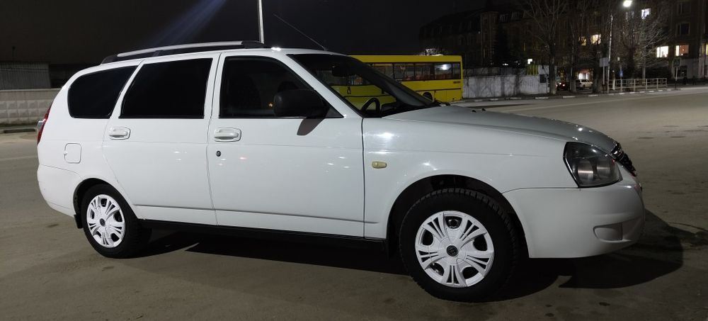 Продам Приору универсал