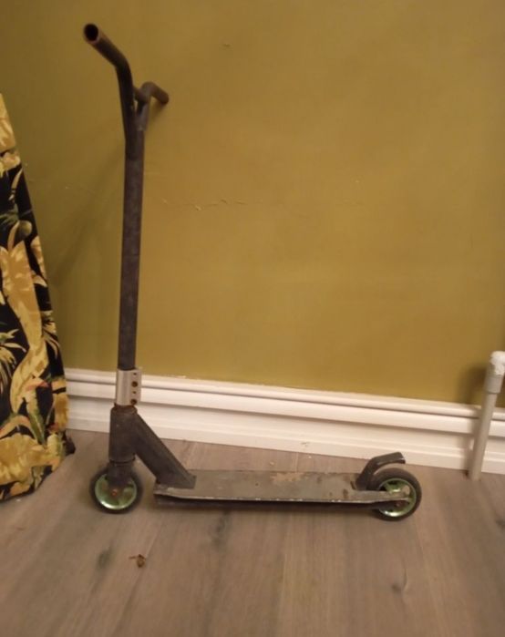 Самокат,в местах карозья