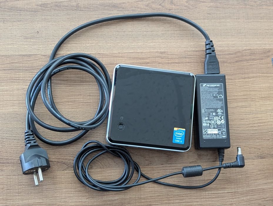 Intel® NUC Kit D34010WYK с V-NAND SSD SAMSUNG 860 и Crucial 2x4GB