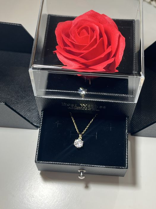Подаръчна Кутия с Вечна Роза и Колие