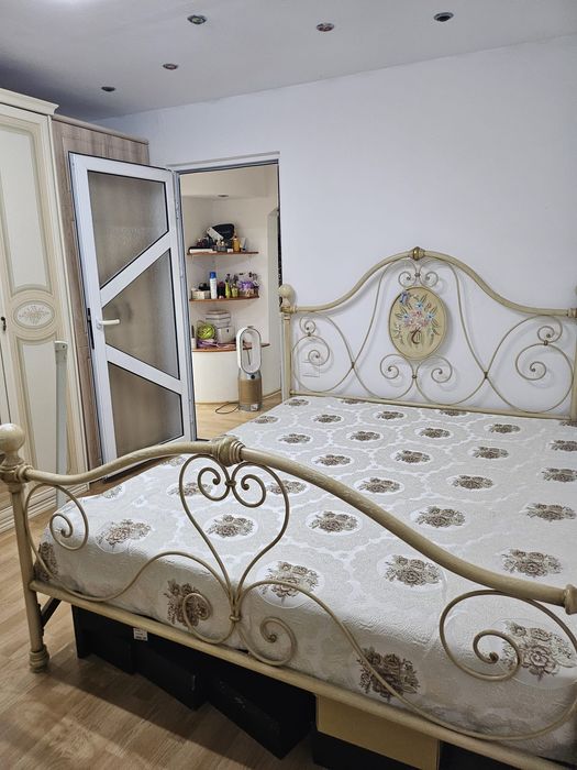 Vand apartament 3 camere Ansamblul Peco