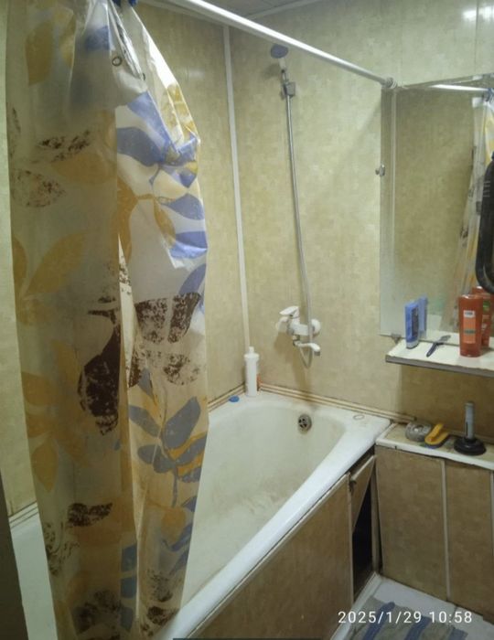 Продается 3/2/5 квартира ТТЗ Ахмад Югнаки