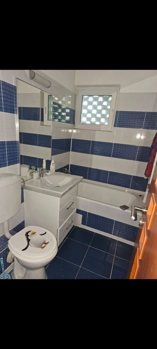 Vând  apartament  str Independenței  Petroșani