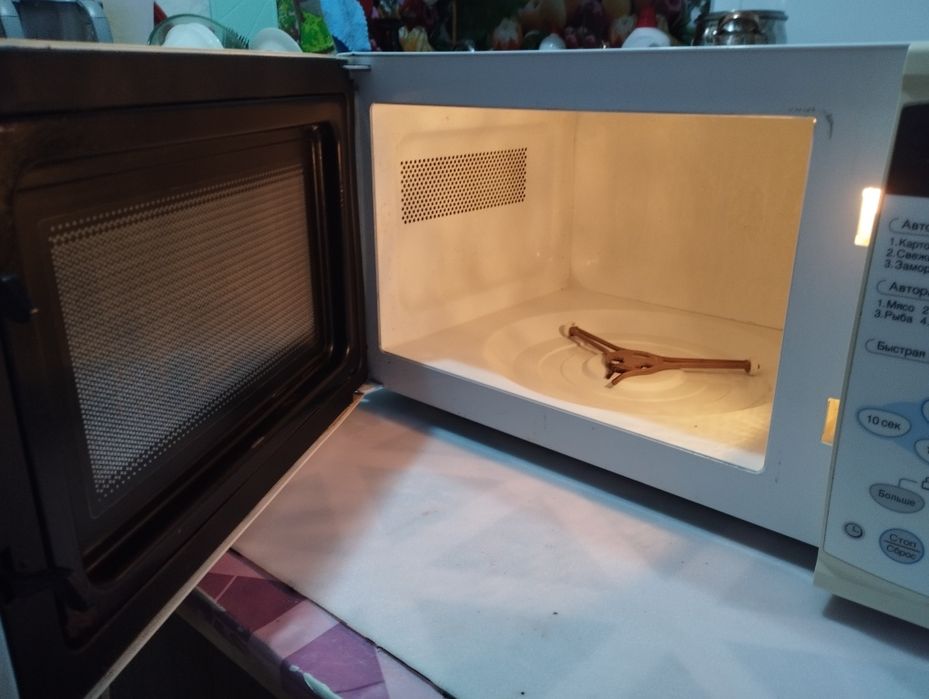 Микроволновка LG рабочая