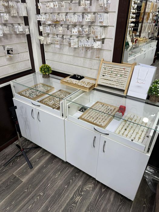 Витрина, островок, мебель