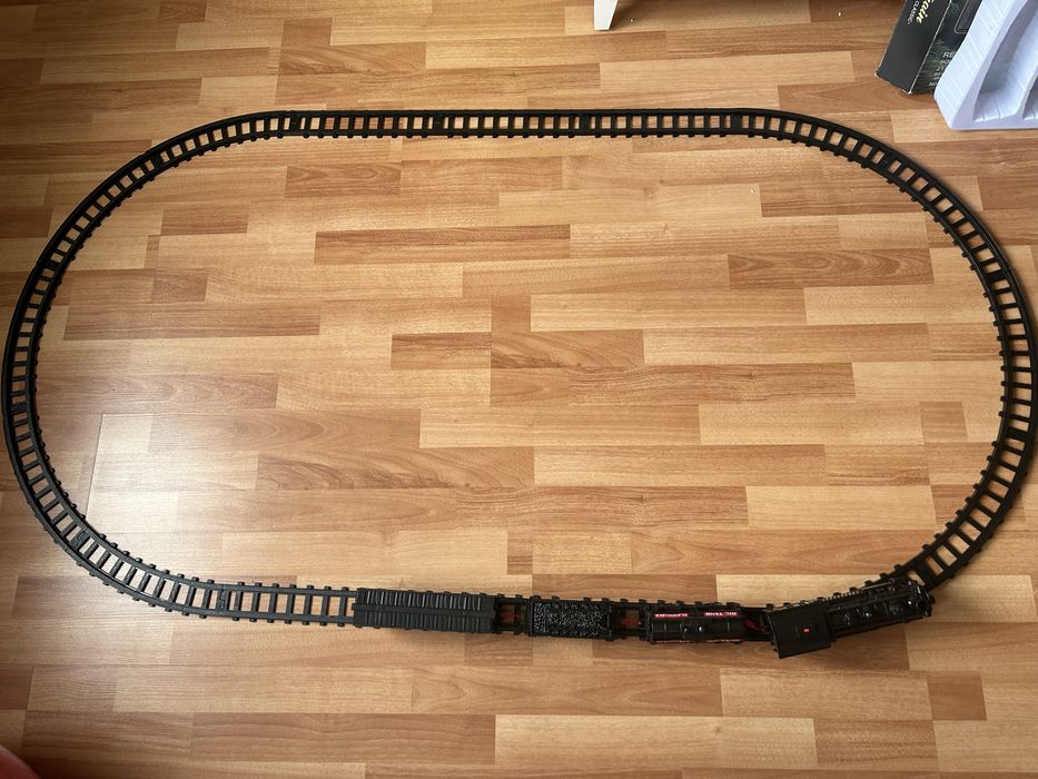 Продам поезд и робопес