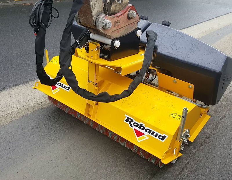 Perie maturatoare pentru excavator