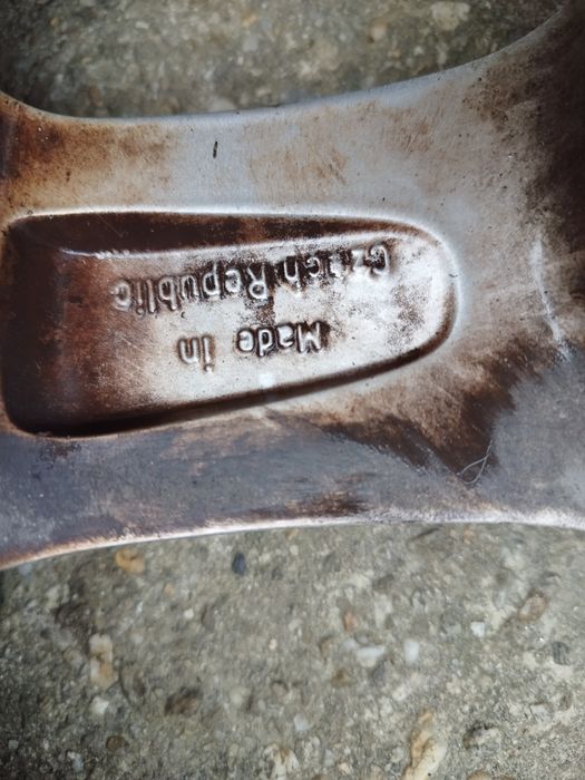 Vând set genti+cauciucuri