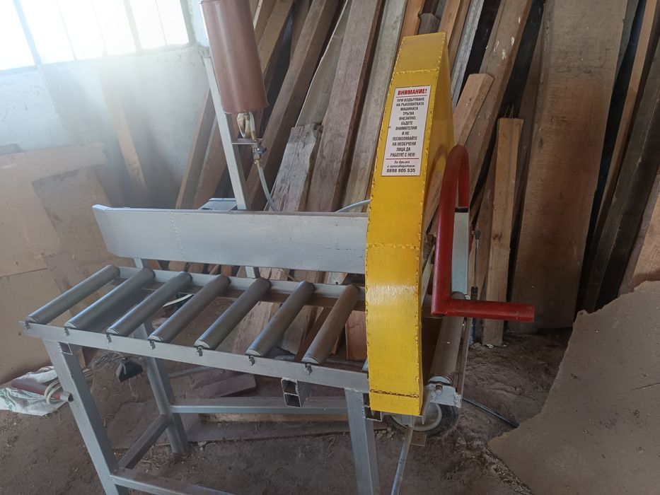 Машина за рязане на дърва