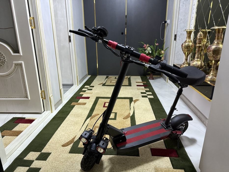 Электро самокат SKILlMЭлектро самокат SKILLMAX.
Состояние совсем новый