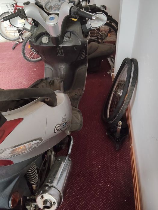 Vând scuter de 125 kymco