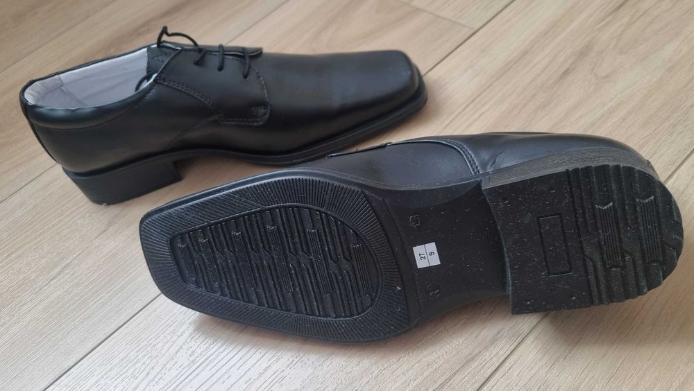 Pantofi din piele