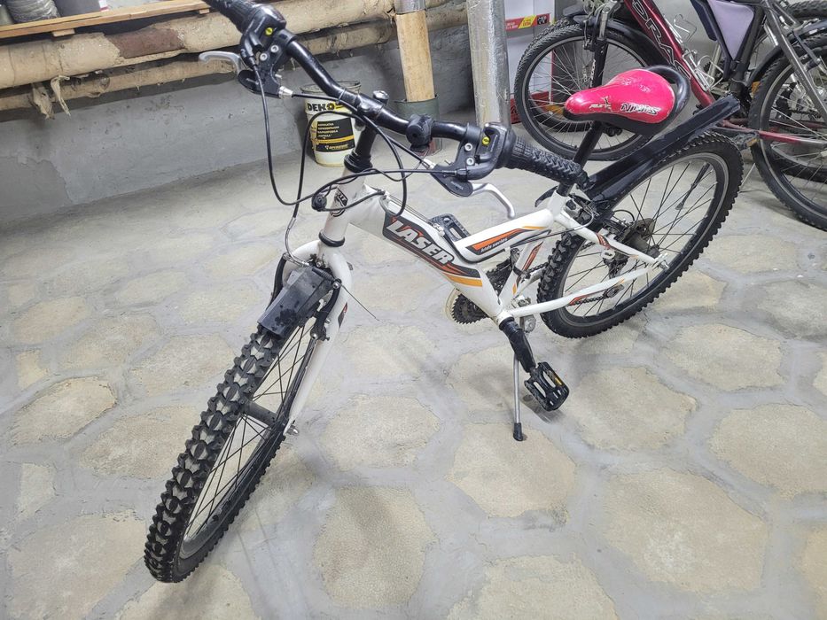 Продавам детско колело