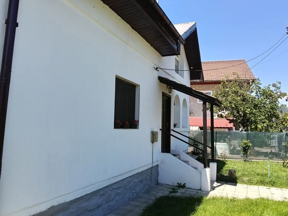 Vand casa Pausesti Maglasi central