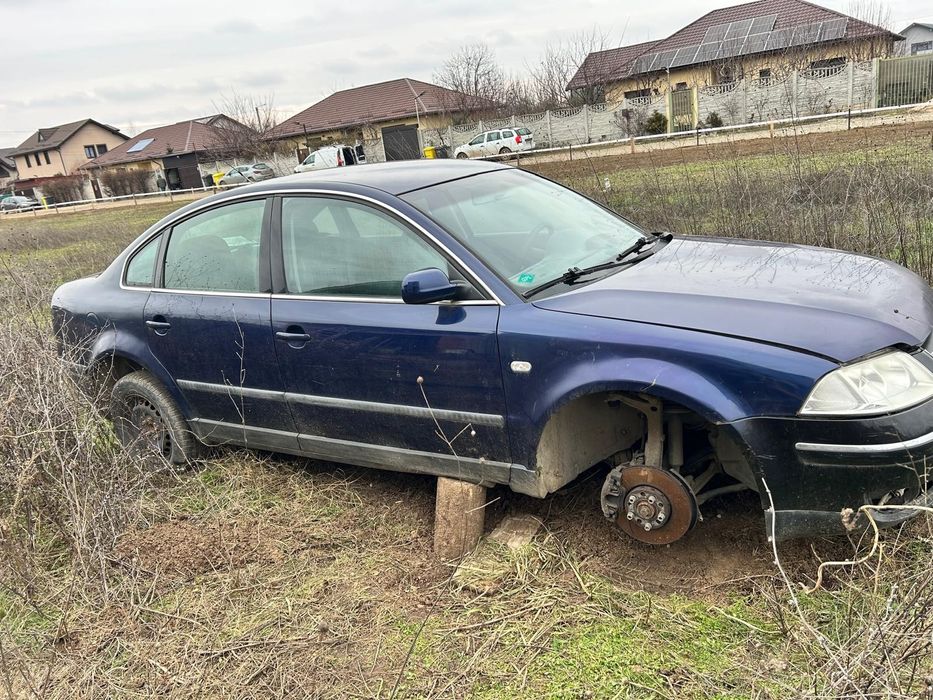 Vand/dezmembrez vw passat 2003 1.6Benzina+GPL