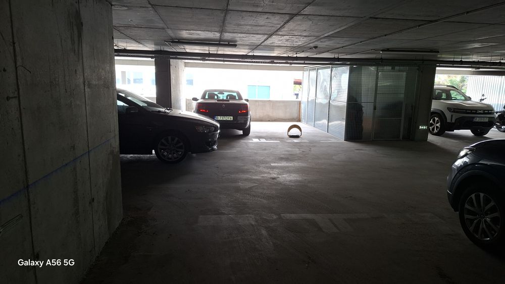 Loc parcare auto in complex rezidențial