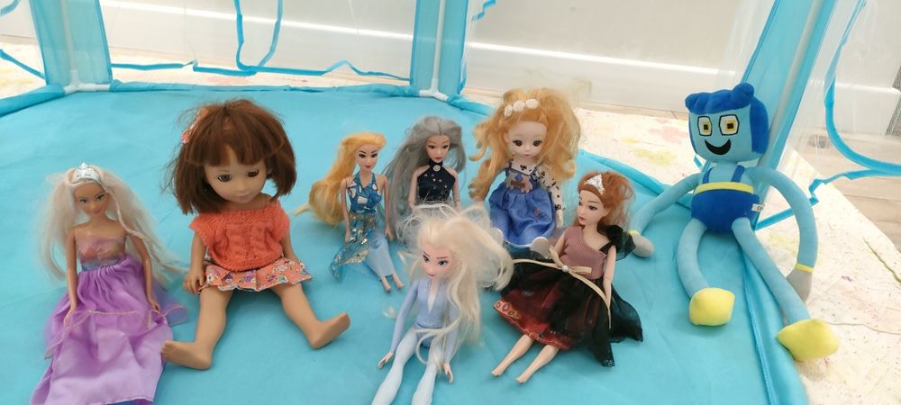 Куклы, машина, ишрушки