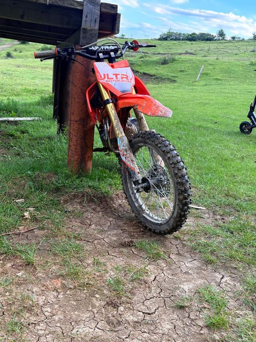 Vând motocicleta Ultra125cc