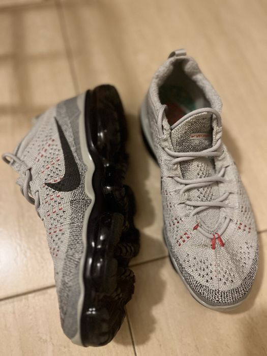 *Nike Vapor Max *