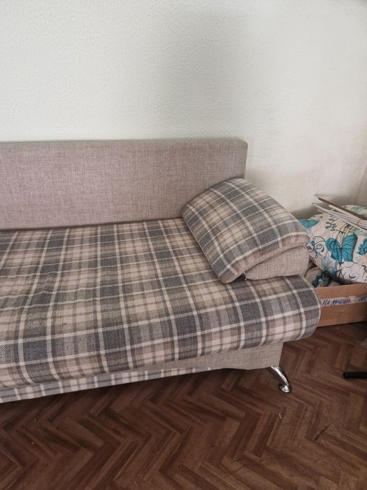 Продам диван в хорошем состоянии