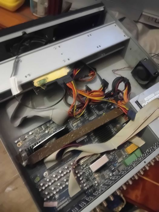 Sursa 220v Desktop  pentru alimentare 8 Hdd de sata