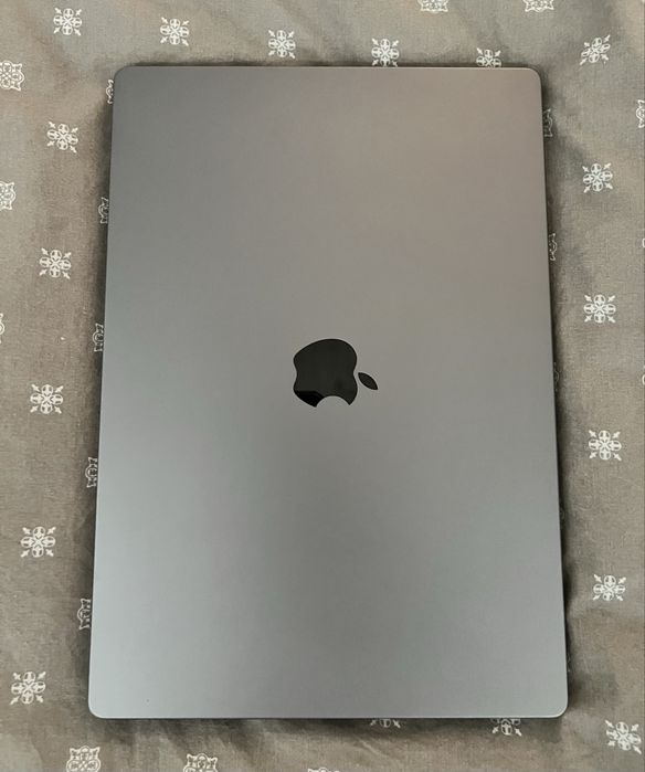 Macbook m1 pro 16gb, 512 GB ssd, 16.2 inch, impecabil la cutie si incarcator original!