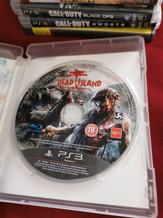 Sony Playstation 3 +17 игри +5 контролера