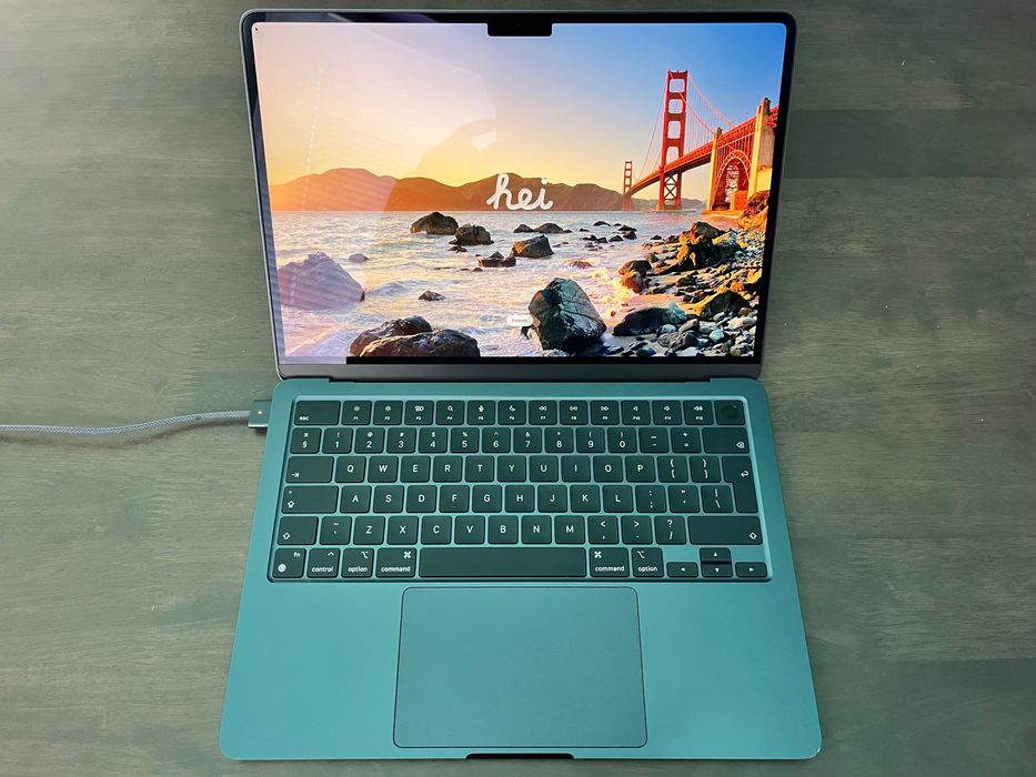 MacBook Air M2, 16GB RAM, 256GB SSD, Midnight, Гаранция
