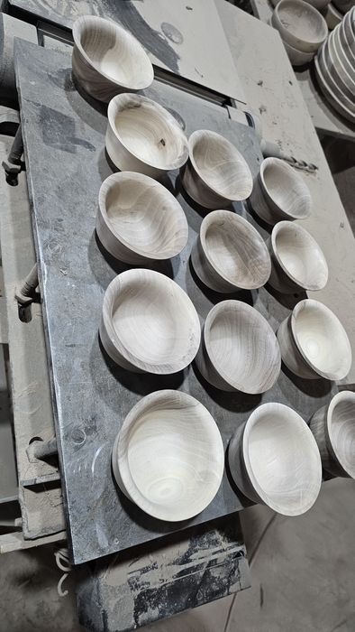 Yongʻoq daraxtidan yasalgan  oshxona  idishlari